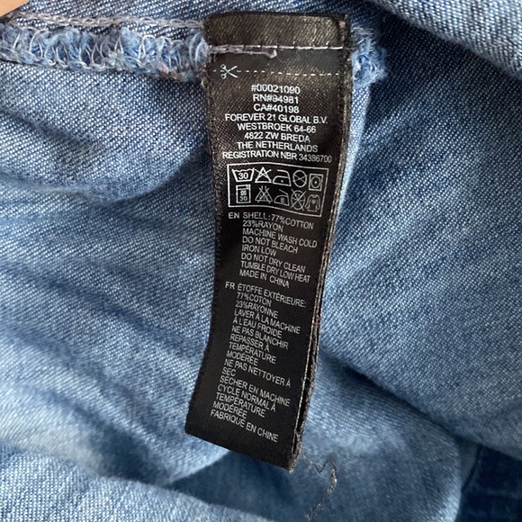 Forever 21 denim button up shirt size L - Picture 9 of 9